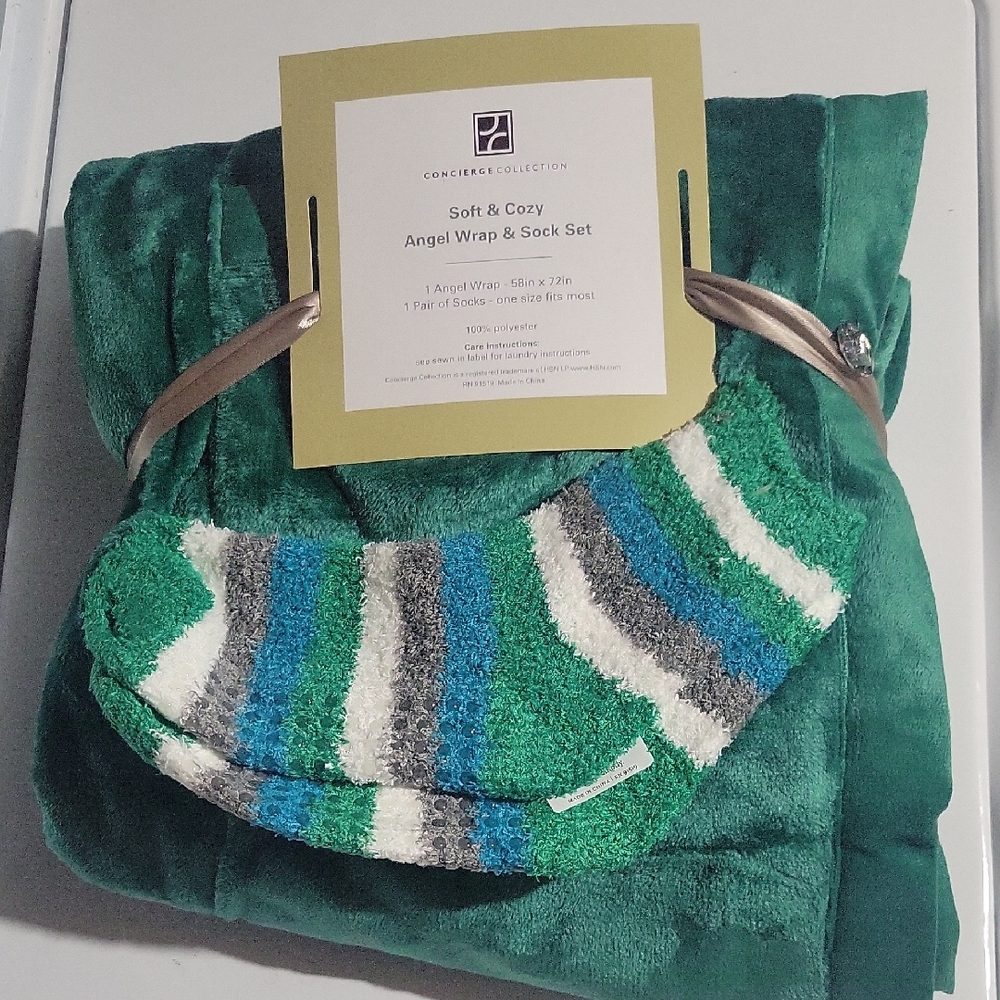 Green and Blue Sock Set With Body Wrap